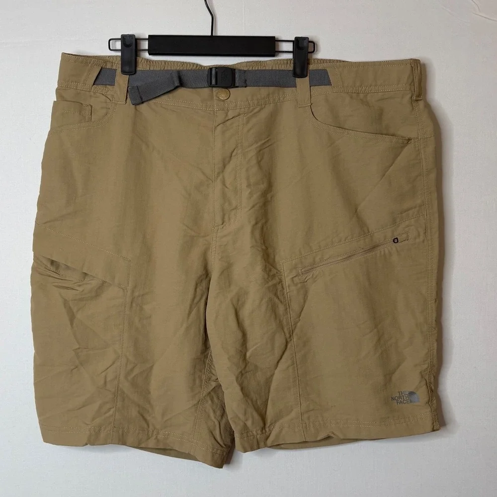 The North Face Paramount Shorts Mens XXL Khaki Tan Nylon Belted Cargo Hiking